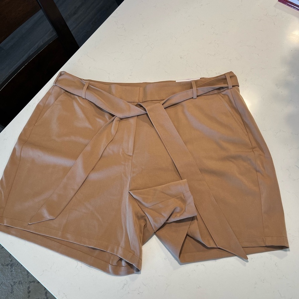 NWT Lane Bryant The Perfect Drape Brown
Mid-Rise Self-Tie Belt Shorts size 22